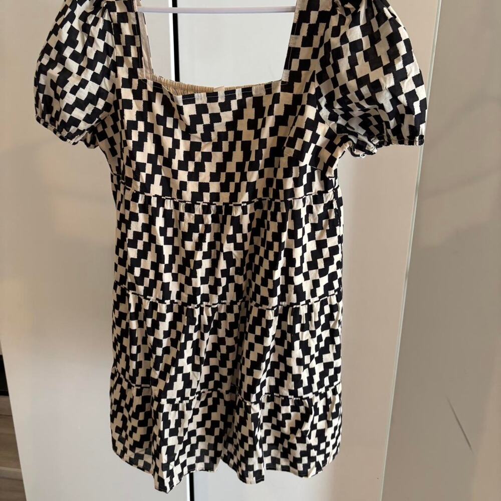Black and white checkered